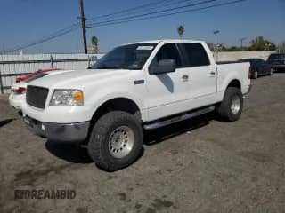 2005 Ford F-150 XLT z VIN 1FTPW12505KD33354, wystawiony jako Copart lot #85120555 z przebiegiem 220 425 mil mil oraz Czysty tytuł • Clean title. Historia ofert i sprzedaży dostępna na DreamBid. Obrazek 1.