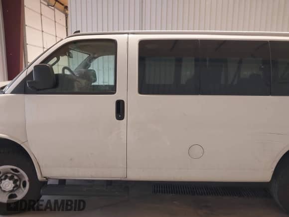 2019 Chevrolet Express Passenger LS с VIN 1GAWGEFG4K1200151, выставлен на аукционе IAAI как лот 41540721 с пробегом 111 873 миль миль и . История ставок и продаж доступна на DreamBid. Изображение 14.
