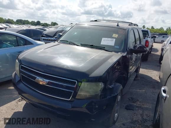 2010 Chevrolet Tahoe LT with VIN 1GNUCBE03AR282216, listed as a IAAI auction lot 42215769 with 175,727 mi miles and . Bid and sale history available at DreamBid. Image 2.