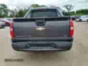2010 Chevrolet Avalanche LT z VIN 3GNVKFE04AG108993, wystawiony jako Copart lot #65232155 z przebiegiem 204 479 mil mil oraz Szkoda całkowita • Salvage title. Historia ofert i sprzedaży dostępna na DreamBid. Obrazek 6.