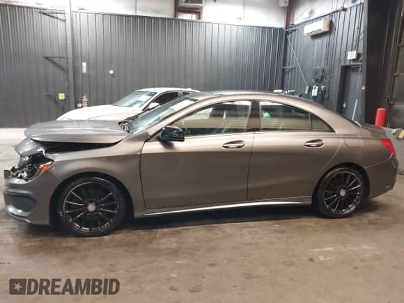 2014 Mercedes-Benz CLA 250 with VIN WDDSJ4GB8EN081365, listed as a IAAI auction lot 41963411 with 84,039 mi miles and . Bid and sale history available at DreamBid. Image 14.