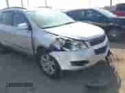 2009 Chevrolet Traverse 1LT z VIN 1GNEV23D19S135613, wystawiony jako IAAI lot #43244861 z przebiegiem 227 809 mil mil oraz . Historia ofert i sprzedaży dostępna na DreamBid. Obrazek 6.