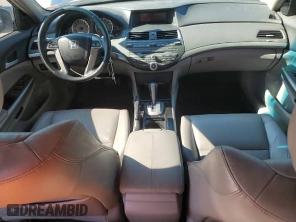 2009 Honda Accord EX-L с VIN JHMCP26809C001855, выставлен на аукционе Copart как лот 86222195 с пробегом 132 298 миль миль и Списание • Salvage title. История ставок и продаж доступна на DreamBid. Изображение 8.