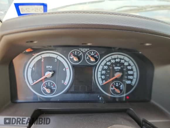 2012 Dodge RAM с VIN 3C63D3FL1CG202311, выставлен на аукционе Copart как лот 70066315 с пробегом Не указан миль и Списание • Salvage title. История ставок и продаж доступна на DreamBid. Изображение 9.