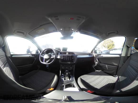 2024 Volkswagen Tiguan S с VIN 3VVRB7AX7RM206806, выставлен на аукционе IAAI как лот 42229041 с пробегом 4 794 миль миль и . История ставок и продаж доступна на DreamBid. Изображение 18.