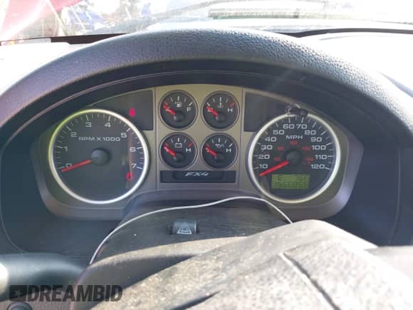 2005 Ford F-150 XLT z VIN 1FTPW14585KE11991, wystawiony jako IAAI lot #43335064 z przebiegiem 155 685 mil mil oraz . Historia ofert i sprzedaży dostępna na DreamBid. Obrazek 7.