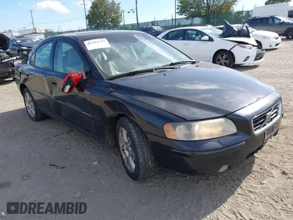 2007 Volvo S60 2.5L Turbo с VIN YV1RH592372603101, выставлен на аукционе IAAI как лот 43392715 с пробегом 186 806 миль миль и . История ставок и продаж доступна на DreamBid. Изображение 1.