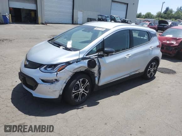 2018 Chevrolet Bolt EV Premier z VIN 1G1FX6S08J4139804, wystawiony jako Copart lot #60737735 z przebiegiem 54 128 mil mil oraz Szkoda całkowita • Salvage title. Historia ofert i sprzedaży dostępna na DreamBid. Obrazek 1.