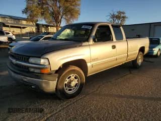2000 Chevrolet Silverado 2500 LS с VIN 1GCGC29U8YE288033, выставлен на аукционе Copart как лот 78879244 с пробегом Не указан миль и Списание • Salvage title. История ставок и продаж доступна на DreamBid. Изображение 1.