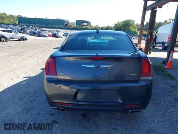 2016 Chrysler 300 S с VIN 2C3CCAGG5GH136261, выставлен на аукционе IAAI как лот 43321846 с пробегом 81 285 миль миль и . История ставок и продаж доступна на DreamBid. Изображение 15.