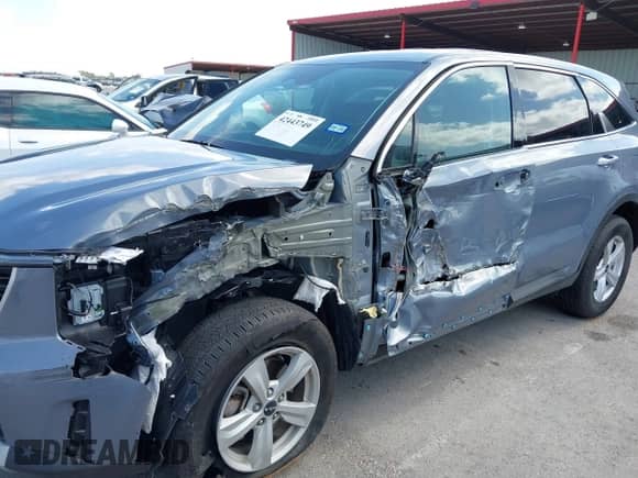 2024 Kia Sorento LX with VIN 5XYRG4JC9RG304955, listed as a IAAI auction lot 42443749 with 22,961 mi miles and . Bid and sale history available at DreamBid. Image 6.