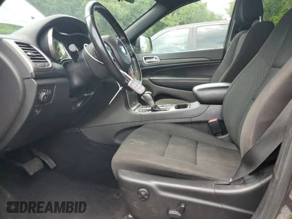 2021 Jeep Grand Cherokee Laredo E z VIN 1C4RJFAG1MC525298, wystawiony jako Copart lot #90879225 z przebiegiem 51 867 mil mil oraz Szkoda całkowita • Salvage title. Historia ofert i sprzedaży dostępna na DreamBid. Obrazek 7.