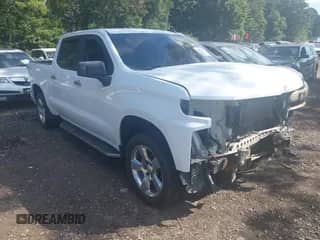 2020 Chevrolet Silverado 1500 Custom z VIN 1GCPYBEH1LZ381438, wystawiony jako IAAI lot #43244447 z przebiegiem 141 573 mil mil oraz . Historia ofert i sprzedaży dostępna na DreamBid. Obrazek 1.