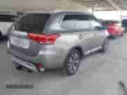2020 Mitsubishi Outlander SE z VIN JA4AD3A3XLZ004568, wystawiony jako IAAI lot #43226960 z przebiegiem 133 629 mil mil oraz . Historia ofert i sprzedaży dostępna na DreamBid. Obrazek 4.