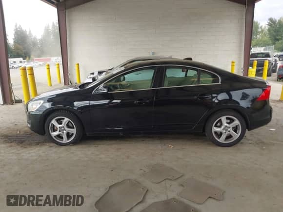 2012 Volvo S60 T5 с VIN YV1622FS8C2031282, выставлен на аукционе IAAI как лот 43220536 с пробегом 127 592 миль миль и . История ставок и продаж доступна на DreamBid. Изображение 14.