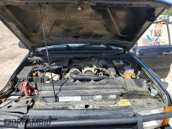 2000 Land Rover Discovery Cloth с VIN SALTY1241YA268081, выставлен на аукционе Copart как лот 84408205 с пробегом 156 189 миль миль и Списание • Salvage title. История ставок и продаж доступна на DreamBid. Изображение 12.