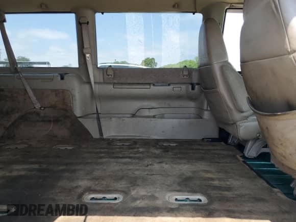 2000 Chevrolet Astro с VIN 1GNDM19W4YB119745, выставлен на аукционе Copart как лот 57619355 с пробегом 264 973 миль миль и Списание • Salvage title. История ставок и продаж доступна на DreamBid. Изображение 11.