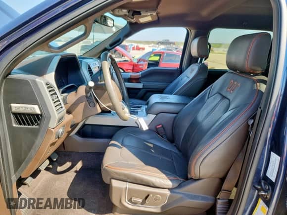 2016 Ford F-150 XLT z VIN 1FTEW1EF1GFA45995, wystawiony jako Copart lot #85916795 z przebiegiem 259 329 mil mil oraz Szkoda całkowita • Salvage title. Historia ofert i sprzedaży dostępna na DreamBid. Obrazek 7.