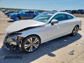 2017 Mercedes-Benz C 300 z VIN WDDWJ4JB4HF513569, wystawiony jako Copart lot #71179675 z przebiegiem 55 487 mil mil oraz Szkoda całkowita • Salvage title. Historia ofert i sprzedaży dostępna na DreamBid. Obrazek 1.