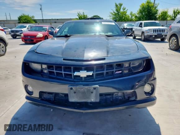 2010 Chevrolet Camaro 1SS z VIN 2G1FJ1EJ6A9195231, wystawiony jako Copart lot #60176755 z przebiegiem 197 783 mil mil oraz Czysty tytuł • Clean title. Historia ofert i sprzedaży dostępna na DreamBid. Obrazek 5.