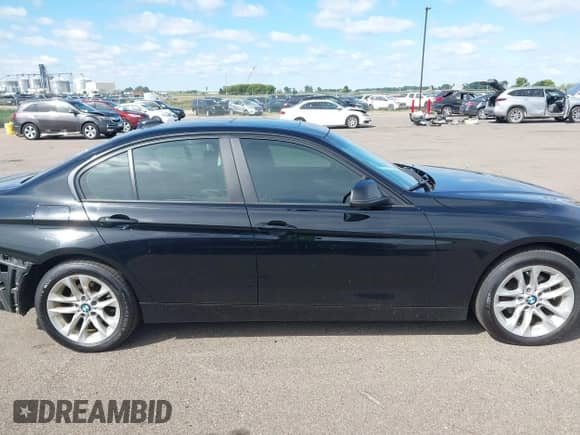 2015 BMW 3 Series 328i xDrive с VIN WBA3B3C56FF547518, выставлен на аукционе IAAI как лот 43128211 с пробегом 89 802 миль миль и . История ставок и продаж доступна на DreamBid. Изображение 14.