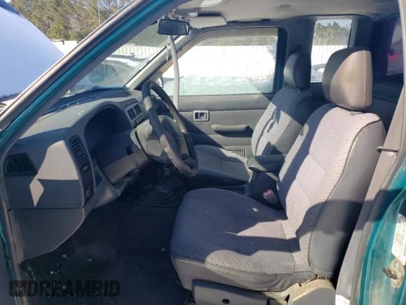 1997 Nissan Frontier XE z VIN 1N6SD16Y3VC318794, wystawiony jako Copart lot #89127435 z przebiegiem 163 255 mil mil oraz Czysty tytuł • Clean title. Historia ofert i sprzedaży dostępna na DreamBid. Obrazek 7.