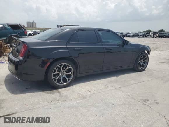 2018 Chrysler 300 S с VIN 2C3CCABT3JH224964, выставлен на аукционе Copart как лот 62777375 с пробегом 31 619 миль миль и Списание • Salvage title. История ставок и продаж доступна на DreamBid. Изображение 3.