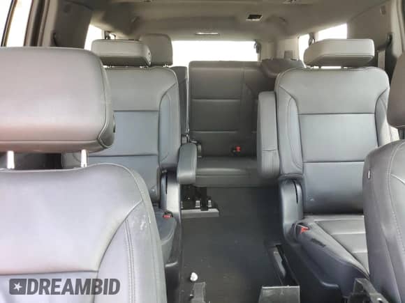 2022 Chevrolet Suburban LT z VIN 1GNSCCKD0NR342513, wystawiony jako Copart lot #64694265 z przebiegiem 73 079 mil mil oraz Szkoda całkowita • Salvage title. Historia ofert i sprzedaży dostępna na DreamBid. Obrazek 10.