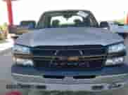 2004 Chevrolet Silverado 1500 Z71 z VIN 1GCEK19V04E259987, wystawiony jako IAAI lot #43499396 z przebiegiem 172 435 mil mil oraz . Historia ofert i sprzedaży dostępna na DreamBid. Obrazek 6.