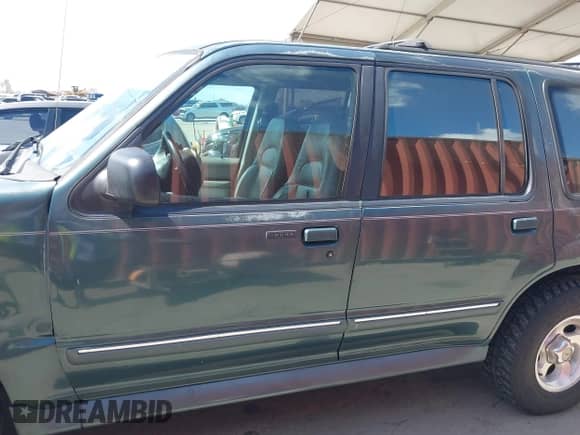 1997 Ford Explorer XL с VIN 1FMDU32EXVUA15987, выставлен на аукционе IAAI как лот 43373117 с пробегом 220 890 миль миль и . История ставок и продаж доступна на DreamBid. Изображение 15.