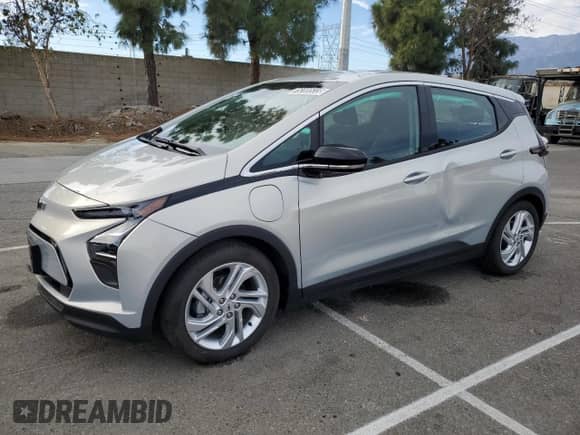 2023 Chevrolet Bolt EV 1LT z VIN 1G1FW6S08P4140575, wystawiony jako Copart lot #76200533 z przebiegiem 7 164 mil mil oraz . Historia ofert i sprzedaży dostępna na DreamBid. Obrazek 1.