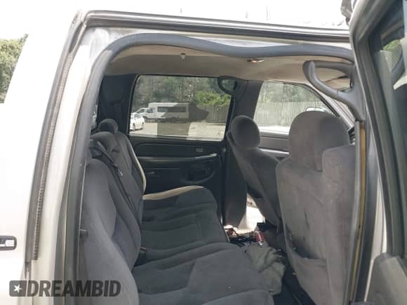 2005 GMC Sierra 1500 SLE with VIN 2GTEK13TX51269548, listed as a IAAI auction lot 42592979 with 425,927 mi miles and . Bid and sale history available at DreamBid. Image 8.