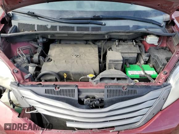 2012 Toyota Sienna XLE with VIN 5TDDK3DC7CS037517, listed as a Copart auction lot 86639205 with 295,162 mi miles and Salvage title. Bid and sale history available at DreamBid. Image 11.