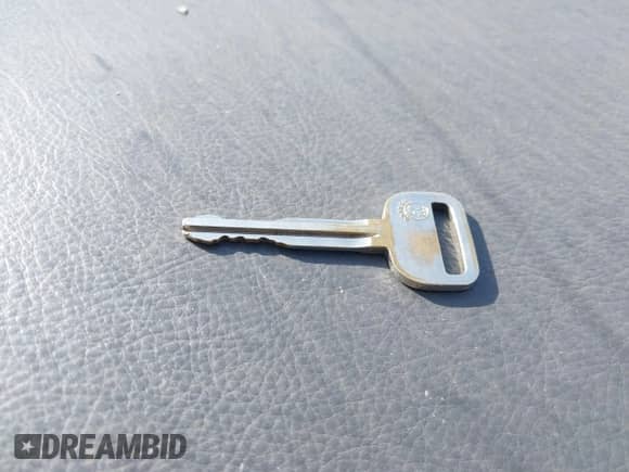 2005 Toyota Sienna XLE Limited with VIN 5TDZA22C75S289728, listed as a IAAI auction lot 43248565 with Not provided miles and . Bid and sale history available at DreamBid. Image 11.