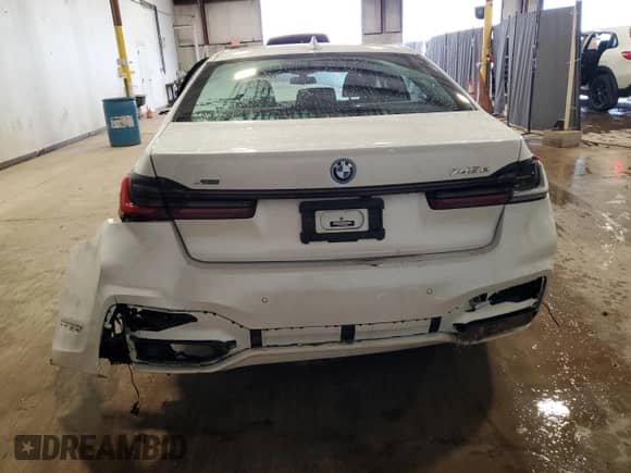 2022 BMW 7 Series with VIN WBA7W4C08NCH89469, listed as a Copart auction lot 54008785 with Not provided miles and Salvage title. Bid and sale history available at DreamBid. Image 6.