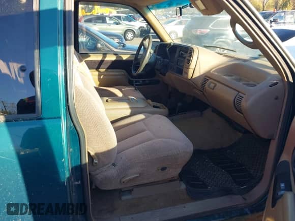 1995 Chevrolet Silverado 1500 with VIN 1GCEK19K8SE239134, listed as a IAAI auction lot 43531159 with 246,479 mi miles and . Bid and sale history available at DreamBid. Image 5.