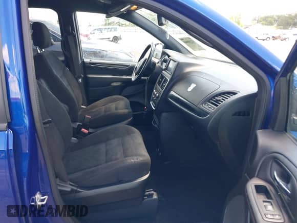 2020 Dodge Grand Caravan SE Plus with VIN 2C4RDGBGXLR236521, listed as a IAAI auction lot 42167719 with 116,268 mi miles and . Bid and sale history available at DreamBid. Image 5.