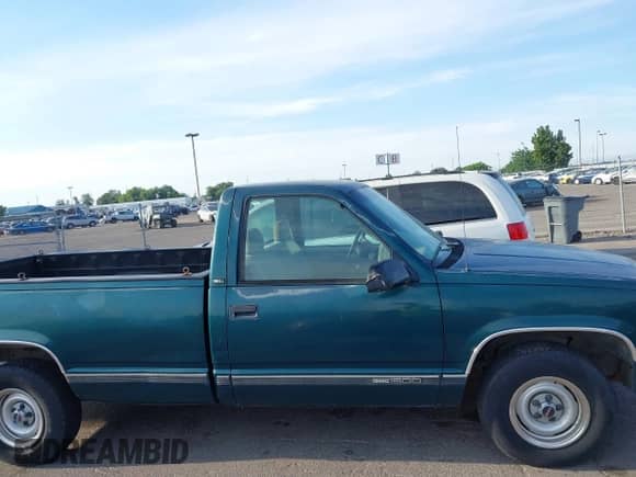 1995 GMC Sierra 1500 с VIN 1GTEC14H6SZ554743, выставлен на аукционе IAAI как лот 42852890 с пробегом 93 248 миль миль и . История ставок и продаж доступна на DreamBid. Изображение 6.