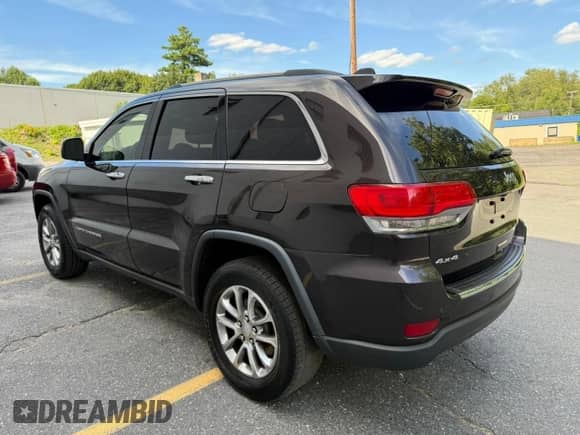 2016 Jeep Grand Cherokee Limited with VIN 1C4RJFBG3GC498236, listed as a Copart auction lot 66247235 with 199,389 mi miles and Clean title. Bid and sale history available at DreamBid. Image 3.