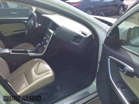 2018 Volvo S60 Inscription с VIN LYV402HK9JB173328, выставлен на аукционе IAAI как лот 41818895 с пробегом 60 215 миль миль и . История ставок и продаж доступна на DreamBid. Изображение 5.