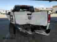 2018 Ram 1500 Tradesman z VIN 1C6RR6KG4JS259405, wystawiony jako Copart lot #48804295 z przebiegiem 151 462 mil mil oraz Szkoda całkowita • Salvage title. Historia ofert i sprzedaży dostępna na DreamBid. Obrazek 6.