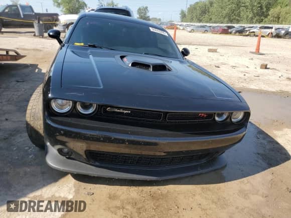 2017 Dodge Challenger 392 Hemi Scat Pack Shaker z VIN 2C3CDZFJ2HH587612, wystawiony jako Copart lot #66843295 z przebiegiem 53 314 mil mil oraz Szkoda całkowita • Salvage title. Historia ofert i sprzedaży dostępna na DreamBid. Obrazek 5.