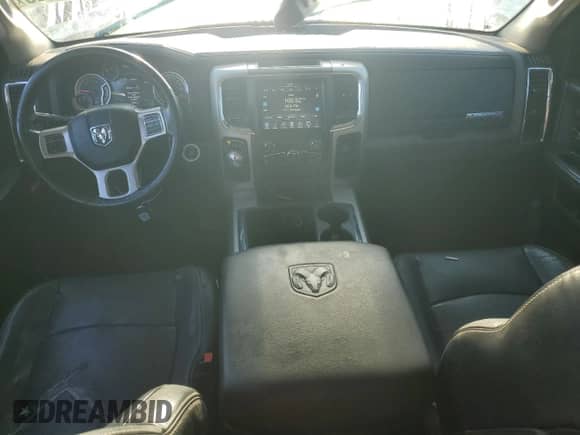 2015 Ram 1500 Laramie z VIN 1C6RR7NT5FS606360, wystawiony jako Copart lot #70558325 z przebiegiem 155 346 mil mil oraz Szkoda całkowita • Salvage title. Historia ofert i sprzedaży dostępna na DreamBid. Obrazek 8.