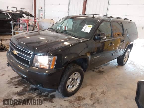 2012 Chevrolet Suburban LS с VIN 1GNSKHE74CR274977, выставлен на аукционе IAAI как лот 42590720 с пробегом 182 266 миль миль и . История ставок и продаж доступна на DreamBid. Изображение 17.