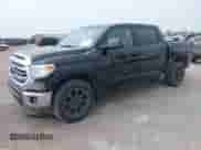 2017 Toyota Tundra SR5 z VIN 5TFEW5F10HX221912, wystawiony jako IAAI lot #42268725 z przebiegiem 92 588 mil mil oraz . Historia ofert i sprzedaży dostępna na DreamBid. Obrazek 20.