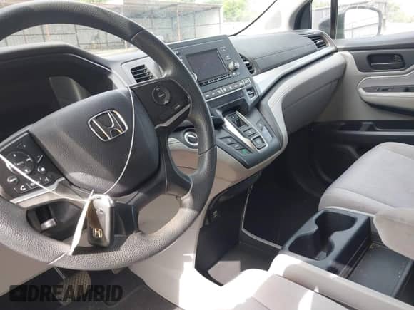 2020 Honda Odyssey LX с VIN 5FNRL6H28LB024009, выставлен на аукционе IAAI как лот 42682623 с пробегом 114 888 миль миль и . История ставок и продаж доступна на DreamBid. Изображение 18.