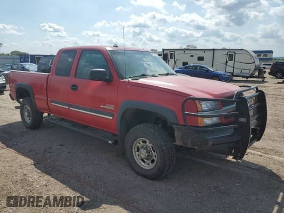 2003 Chevrolet Silverado 2500HD LT z VIN 1GCHK29163E311203, wystawiony jako Copart lot #69152065 z przebiegiem 211 065 mil mil oraz Szkoda całkowita • Salvage title. Historia ofert i sprzedaży dostępna na DreamBid. Obrazek 4.
