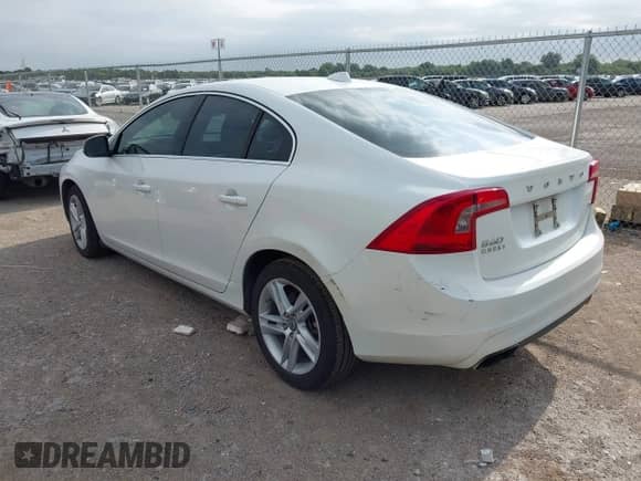 2015 Volvo S60 T5 Drive-E Premier with VIN YV126MFB8F1305105, listed as a IAAI auction lot 42566641 with 115,535 mi miles and . Bid and sale history available at DreamBid. Image 3.