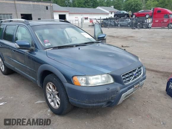 2007 Volvo XC70 with VIN YV4SZ592371258059, listed as a IAAI auction lot 42629411 with 145,008 mi miles and . Bid and sale history available at DreamBid. Image 6.