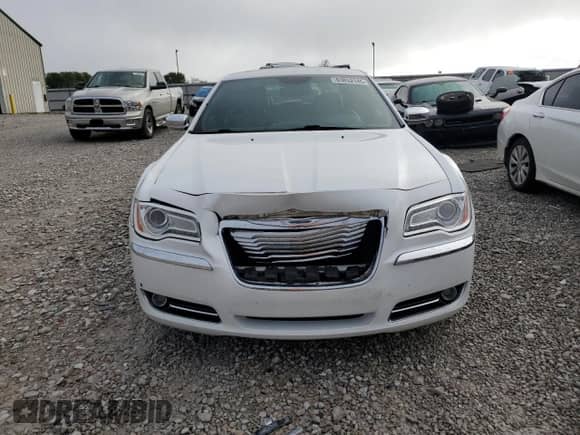 2012 Chrysler 300 Limited z VIN 2C3CCACG7CH279681, wystawiony jako Copart lot #83852145 z przebiegiem 105 752 mil mil oraz Szkoda całkowita • Salvage title. Historia ofert i sprzedaży dostępna na DreamBid. Obrazek 5.